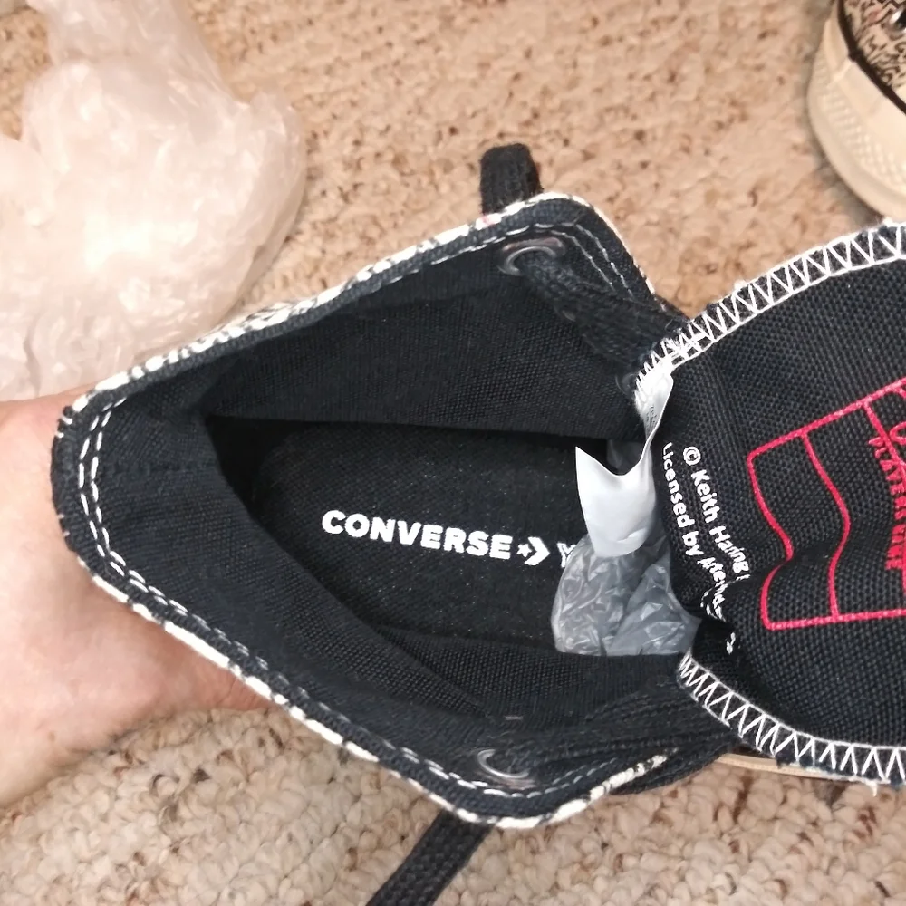 Converse Keith Haring 2021 Unisex Dancing Figures Black, Red/White Chuck Taylors - Picture 7 of 11